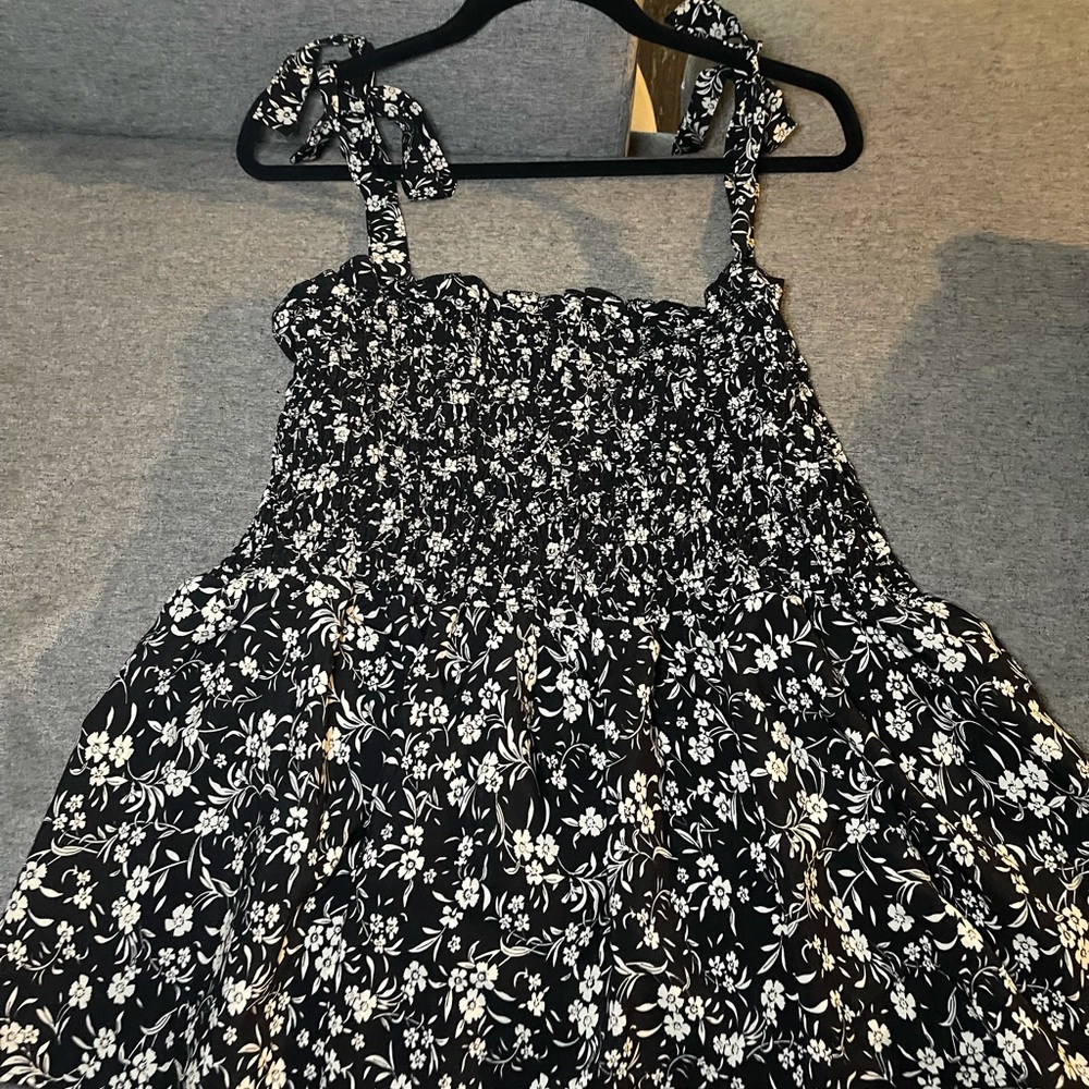 Never worn SHEIN floral tie top